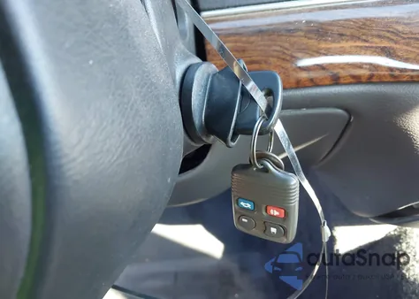 2000 Mercury Grand Marquis Gs z USA, uszkodzony, nr VIN 2MEFM74W0YX619084